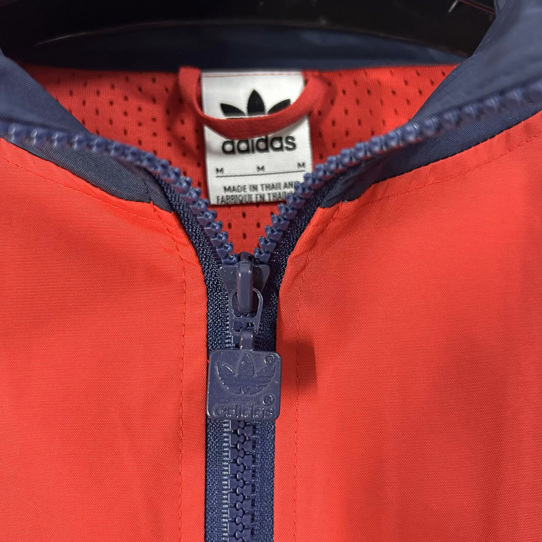 25/26 Arsenal Originals Iconic Red Windbreaker 4