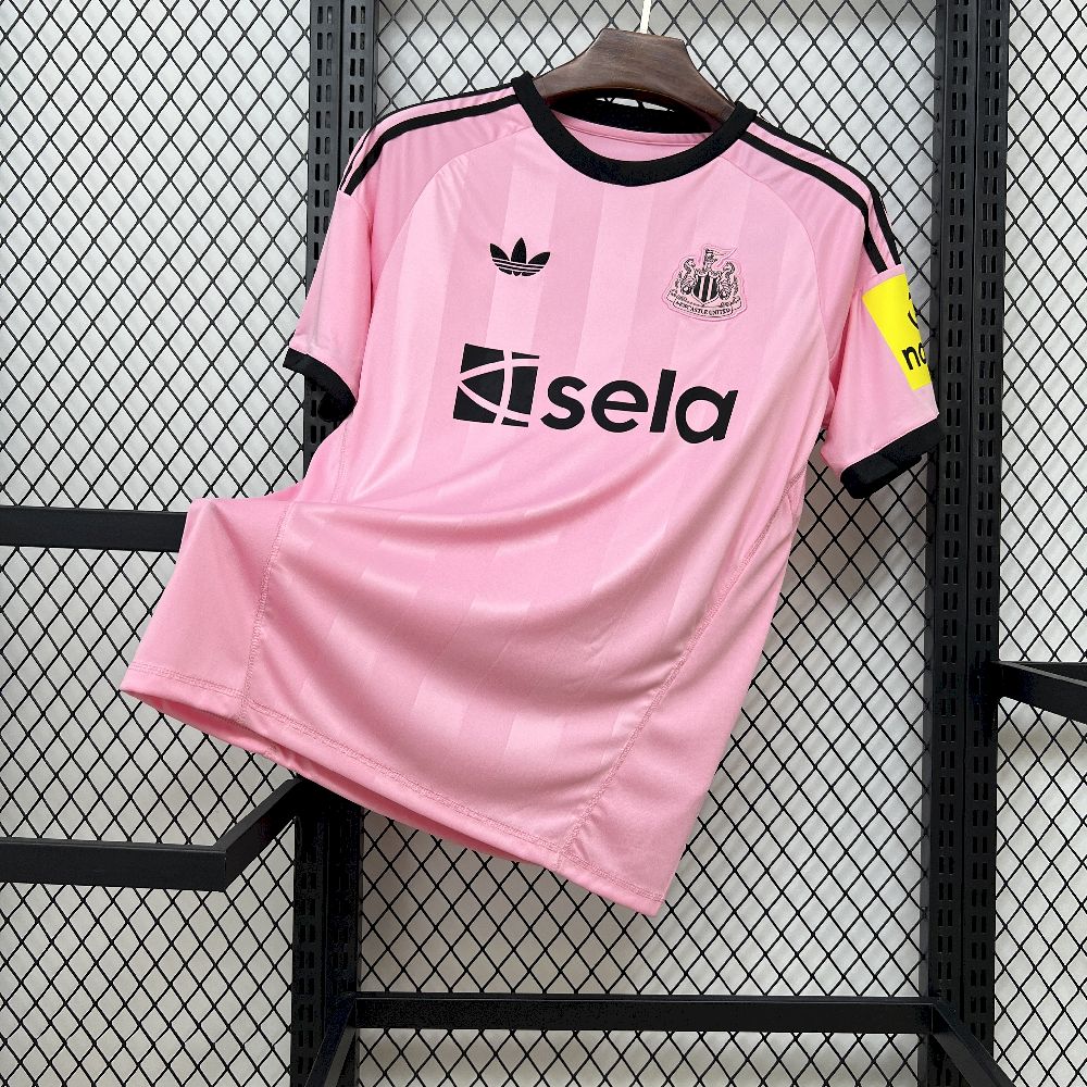 Newcastle maillot foot rose 2026 2027€14.99