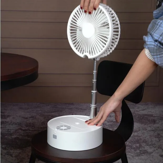 Foldable mini shaking head fan humidifier