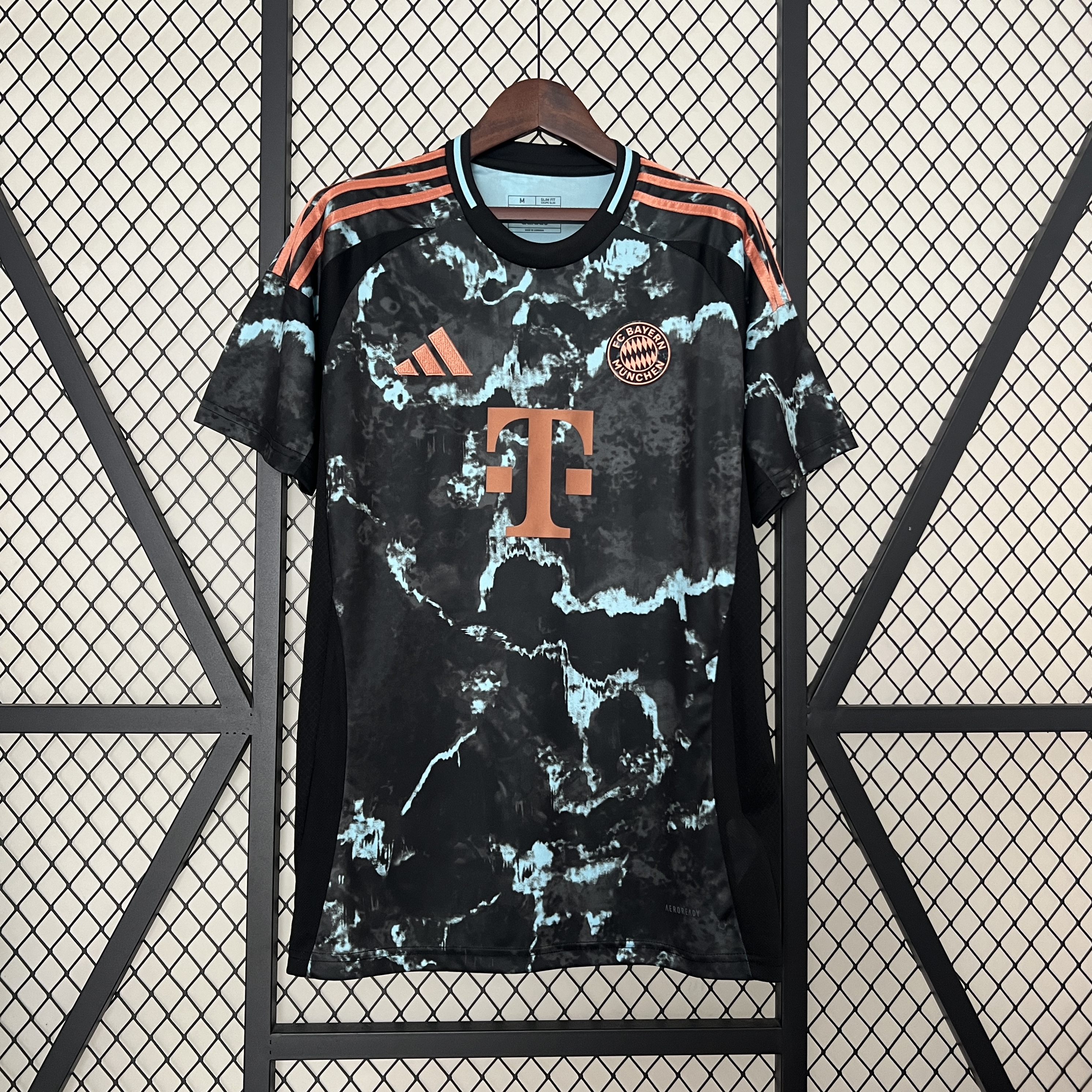 Bayern Munich Away Man Jersey 24/25