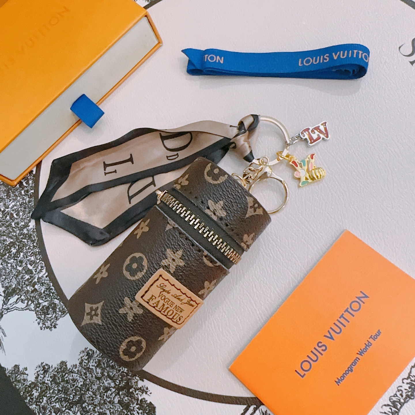 LV keychain bag buckle - cnluxepick