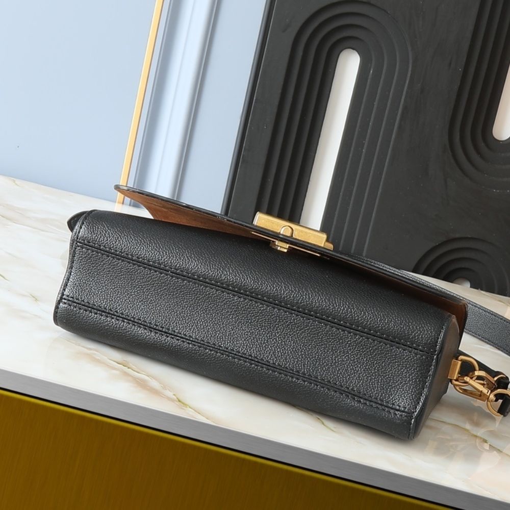 Louis Vuitton Soft Twist Black 10.6 Inches M24639