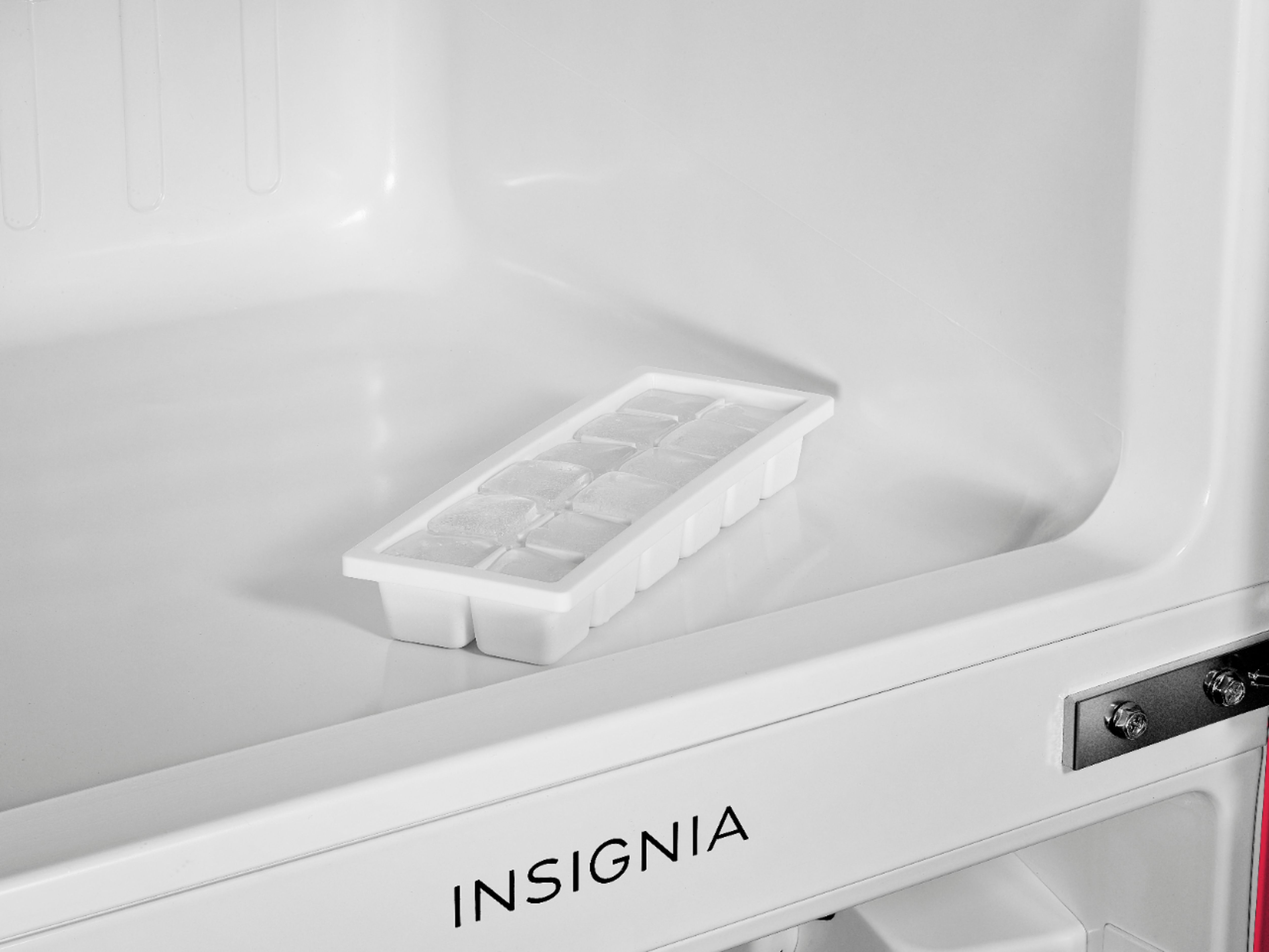 Insignia™ - Retro 3.1 cu. ft.  Mini Fridge with Top Freezer and ENERGY STAR Certification - Red