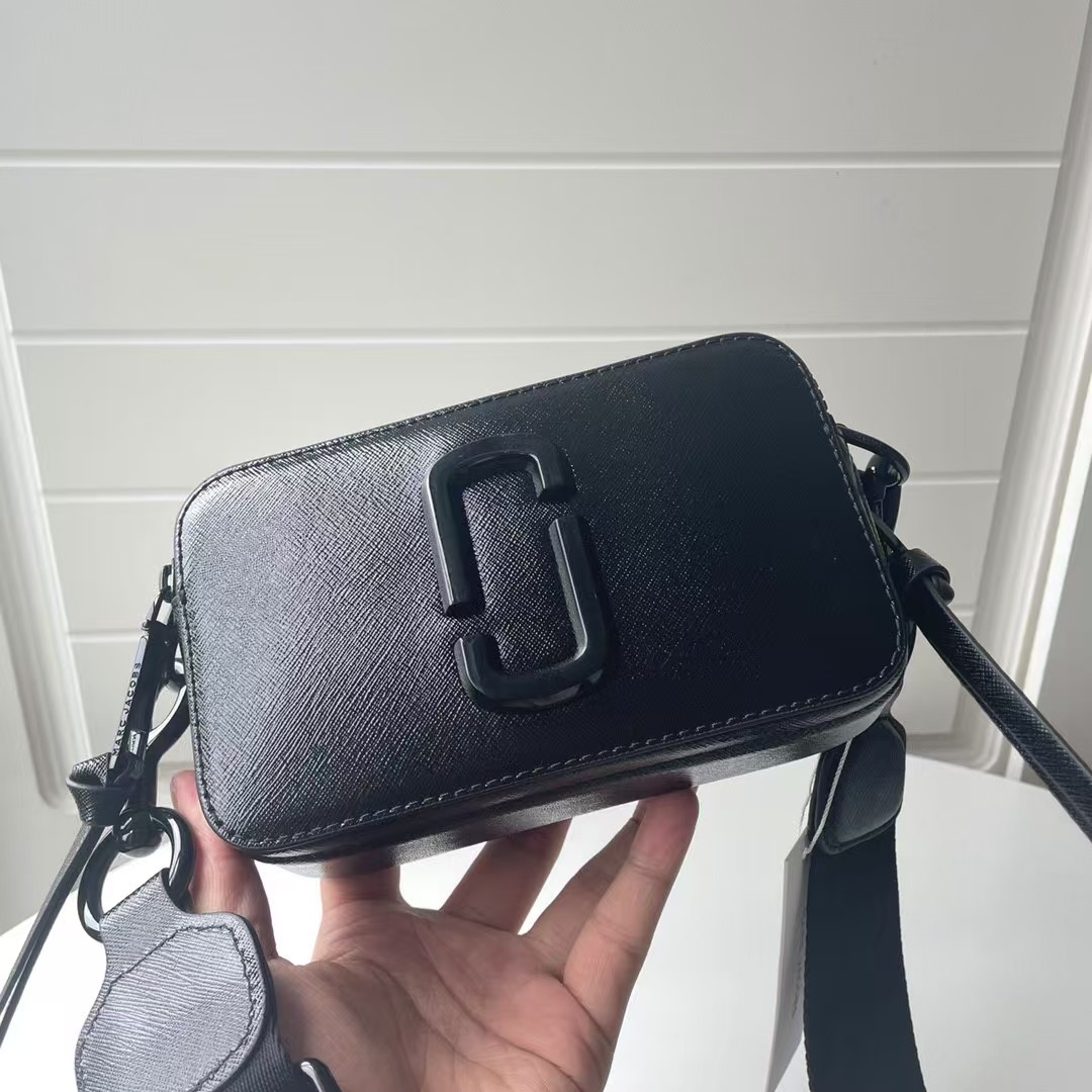 Marc Jacobs camera bag - cnluxepick