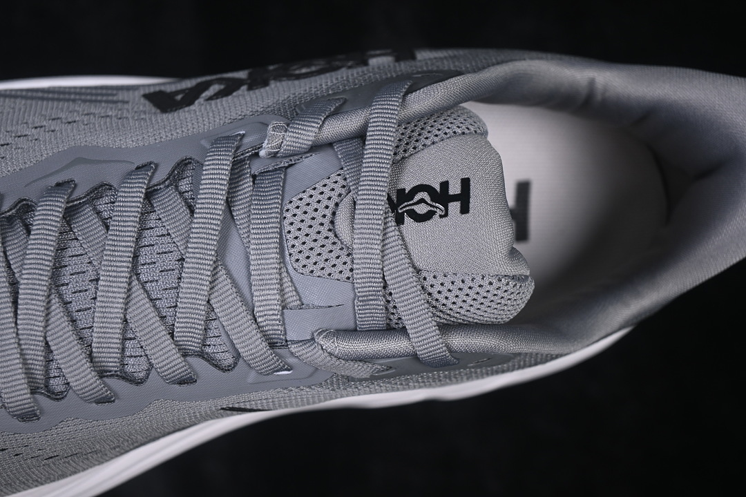 HOKA One One Clifton 11