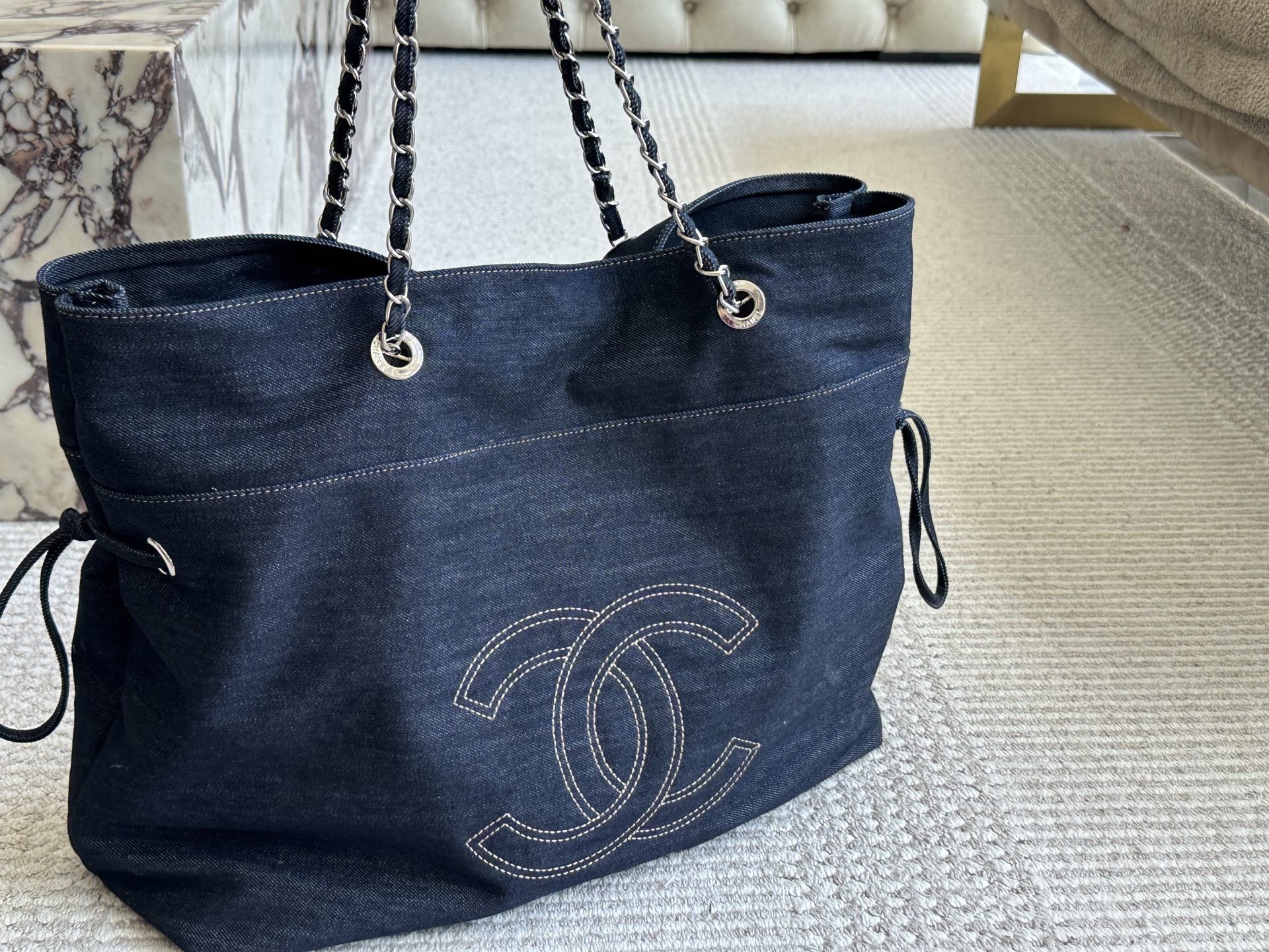 Chanel vintage tote bag - cnluxepick