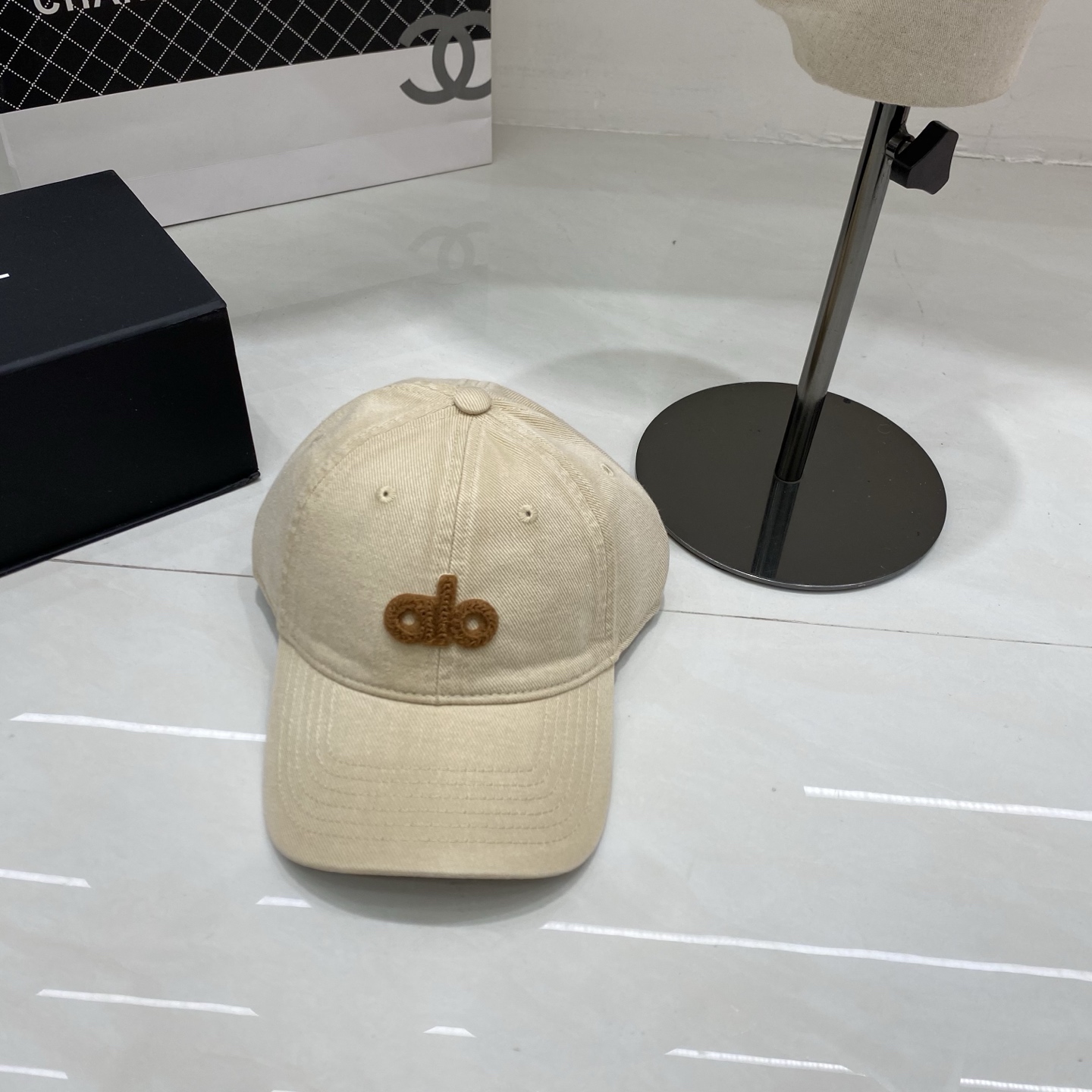 Alo embroidered baseball cap - cnluxepick