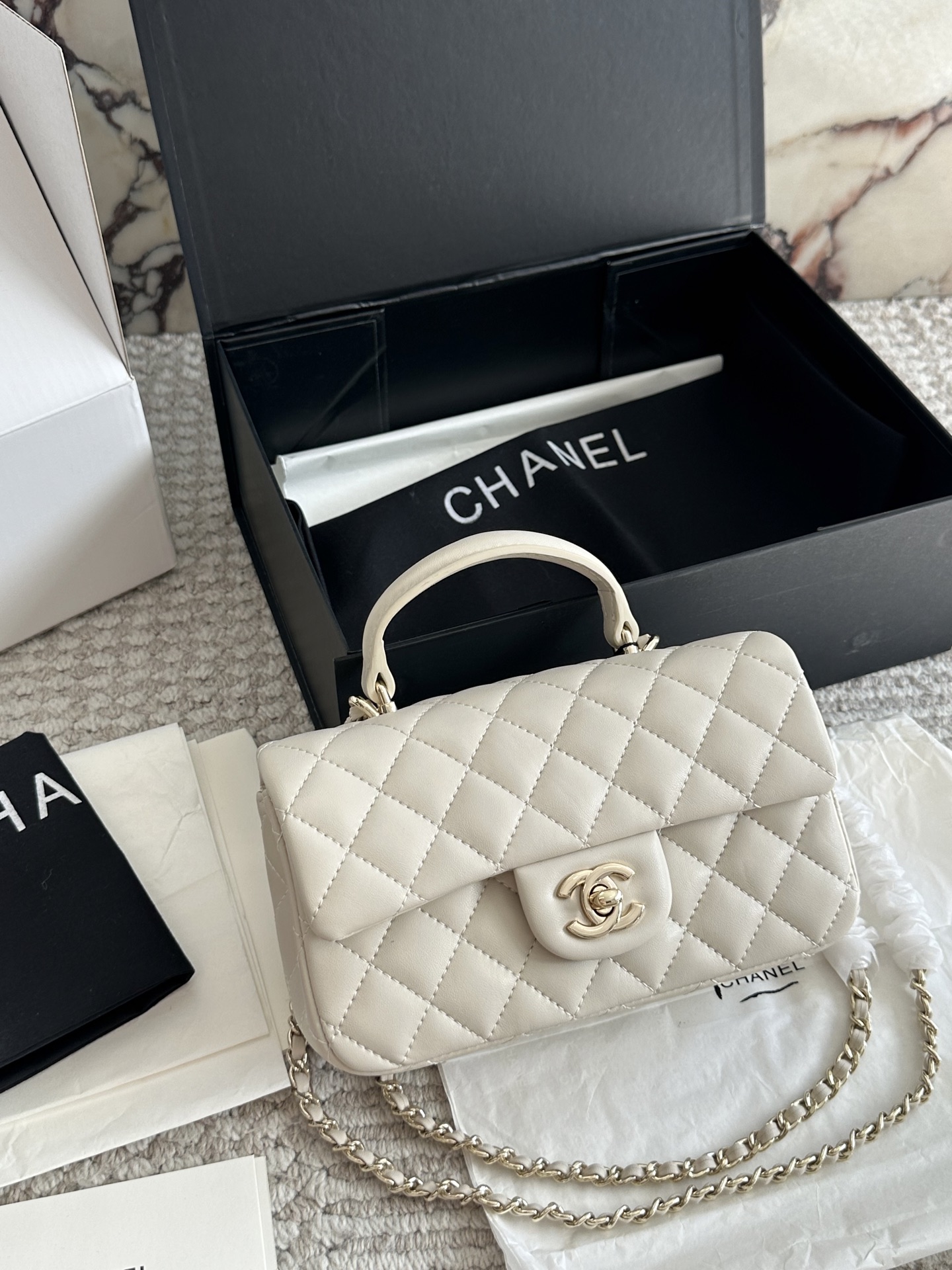 Chanel CF handle bag - cnluxepick