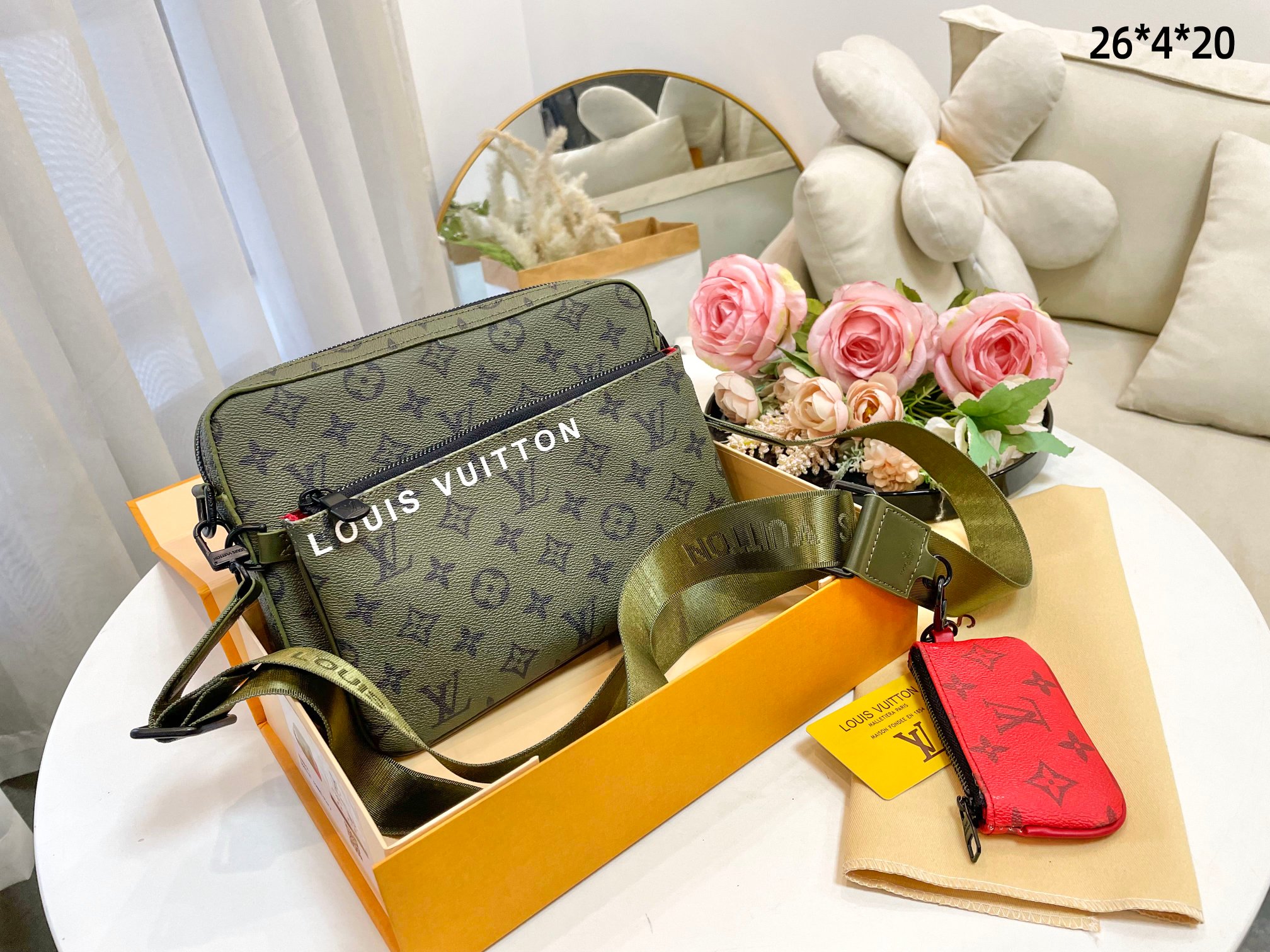Louis Vuitton Trio Messenger Green 26Cm M23783