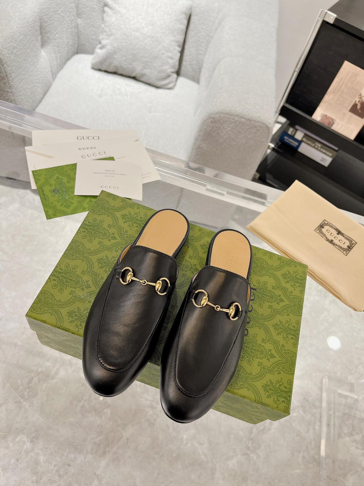 GUCCI Black men's slippers - cnluxepick