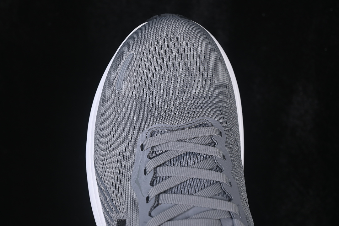 HOKA One One Clifton 11