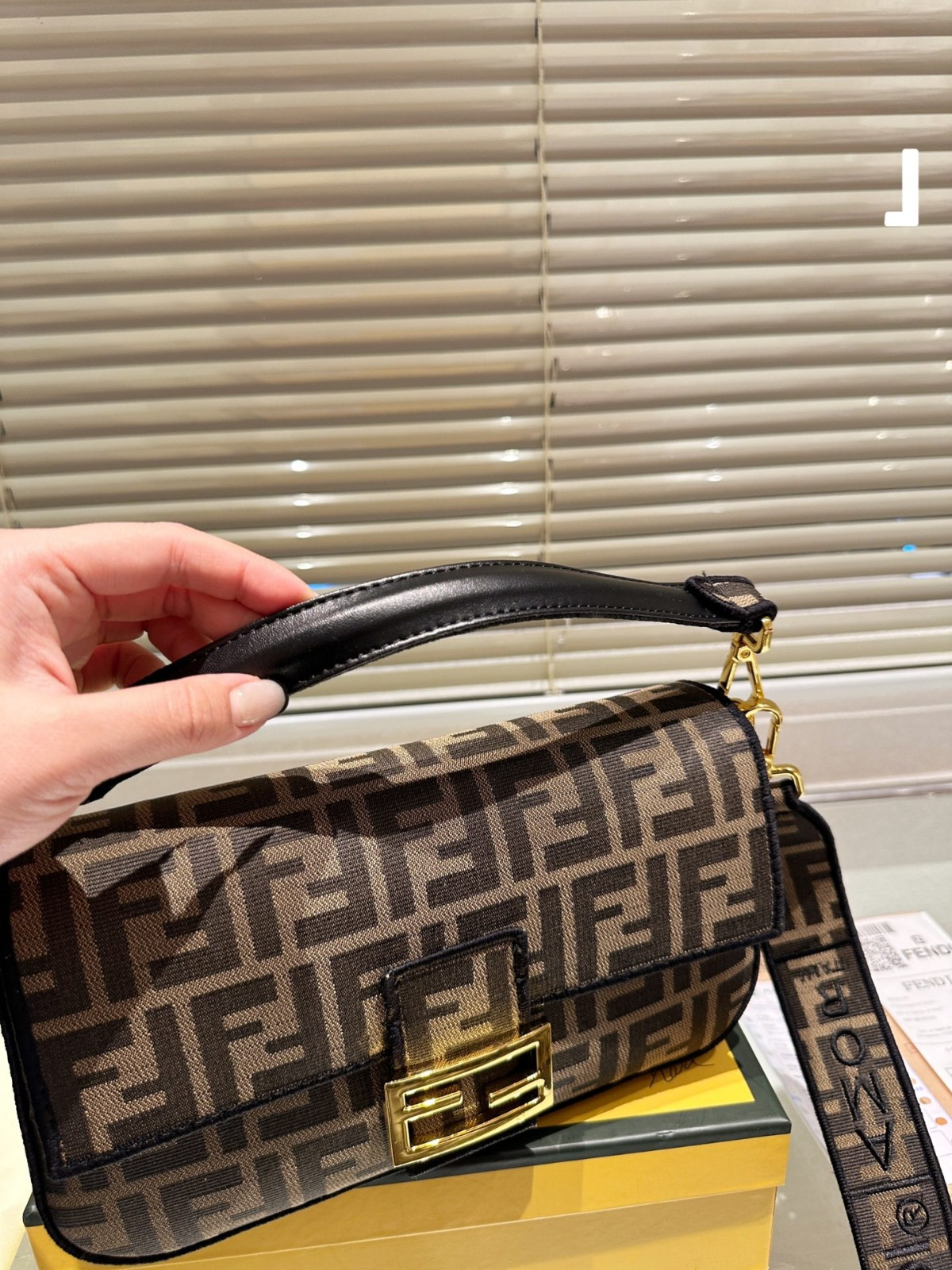 Fendi  baguette bags - cnluxepick