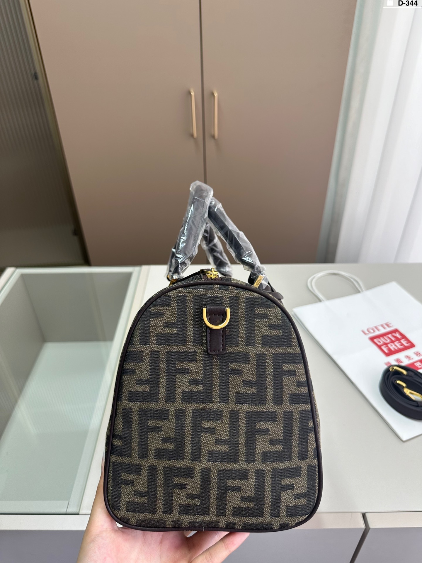 Fendi classic pillow bag - cnluxepick