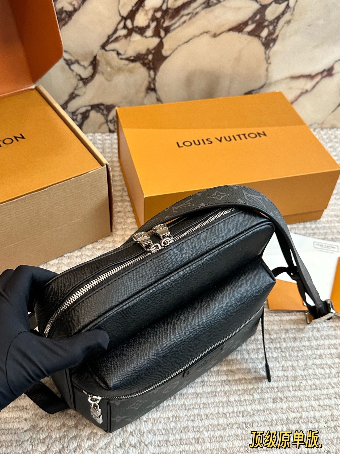 LV OUTDOOR Messenger Bag - cnluxepick