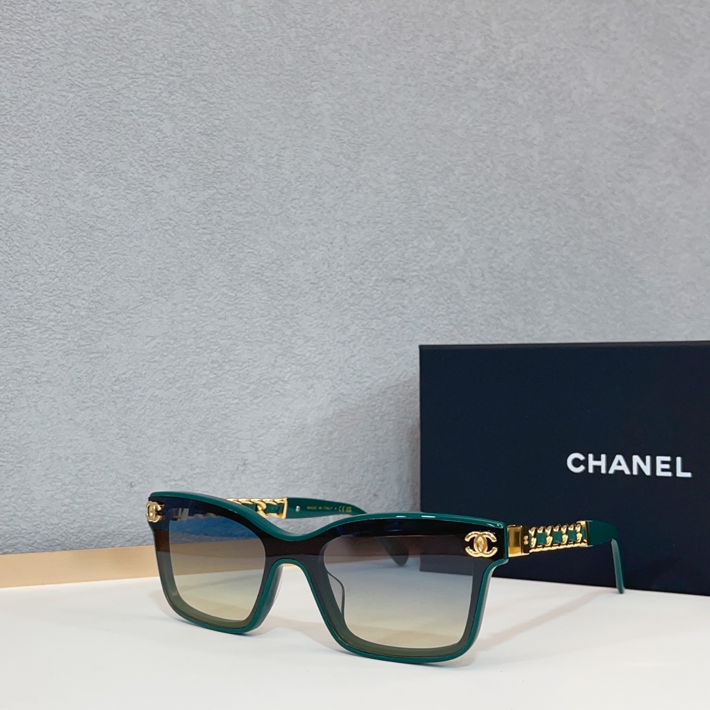 Chanel luxury sunglasses - cnluxepick