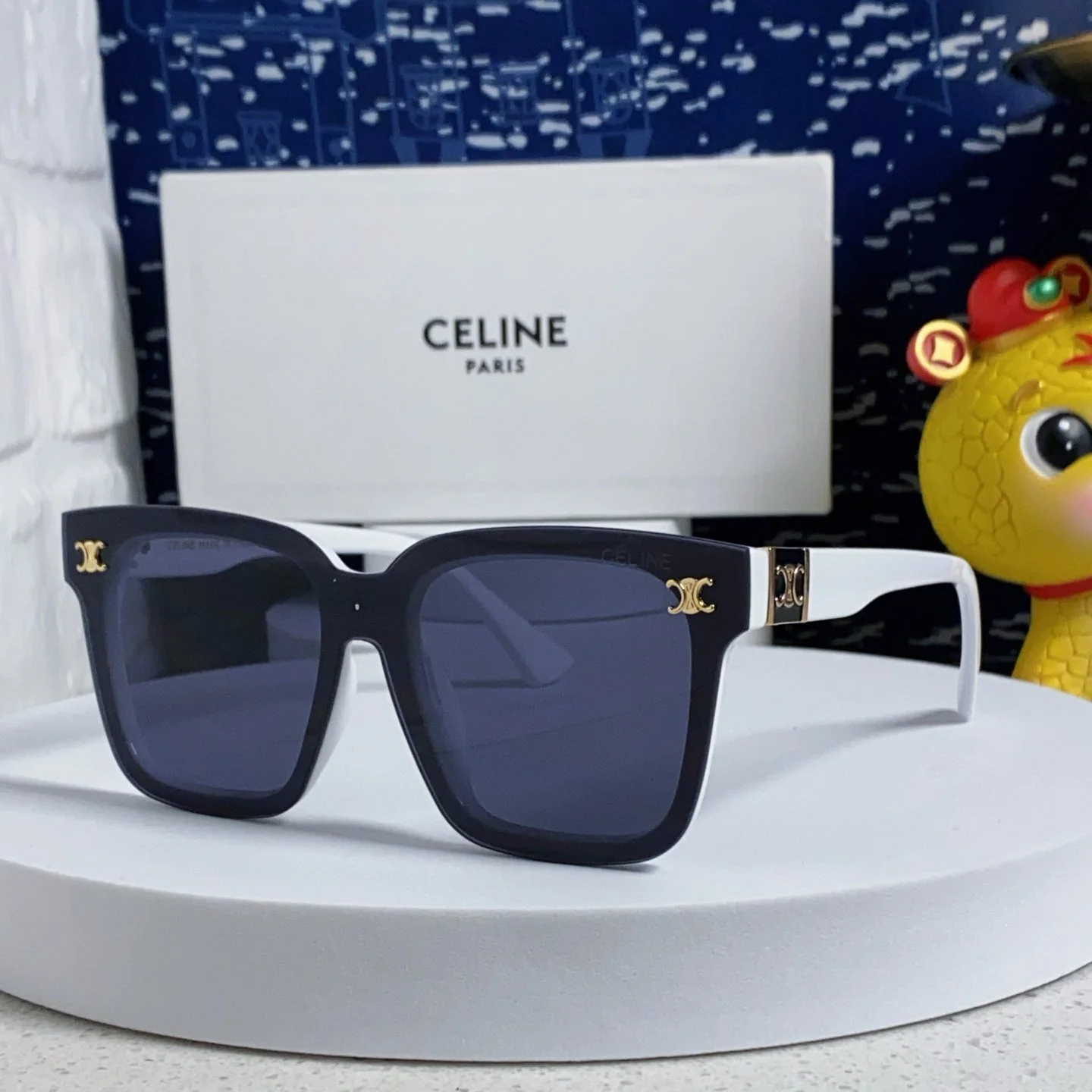 Celine Square Large Frame Arc de Triomphe Sunglasses - cnluxepick