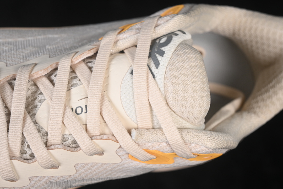 HOKA One One Clifton 9 Running Shoes