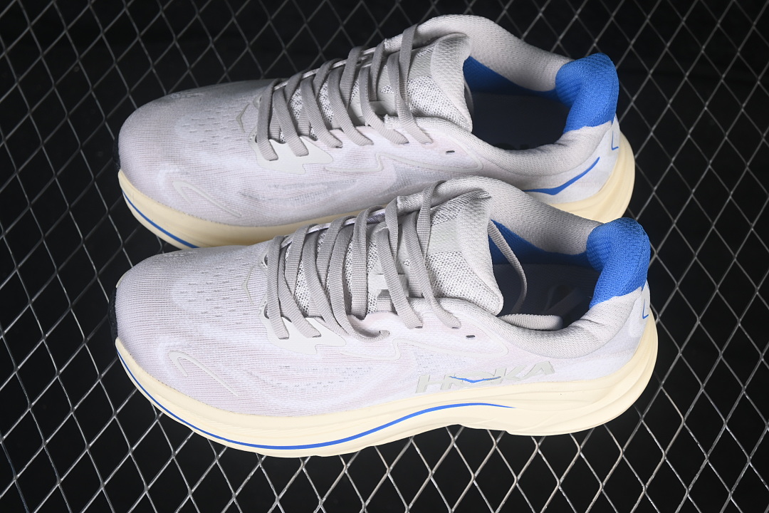 HOKA One One Clifton 10