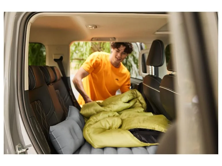 Matelas gonflable pour la voiture