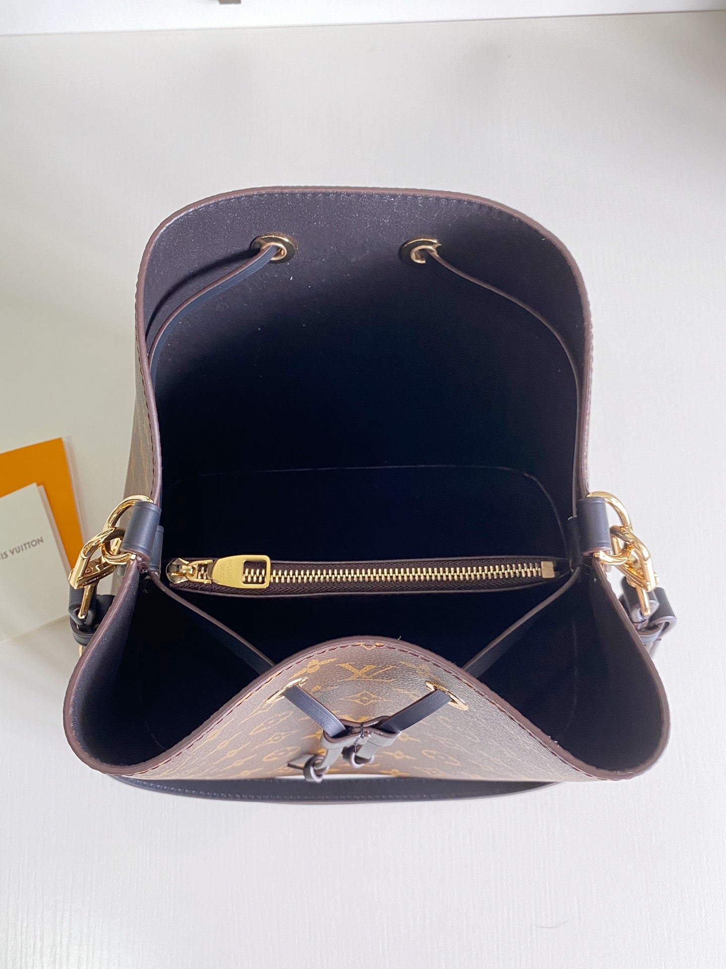 Louis Vuitton Neonoe Mm Black