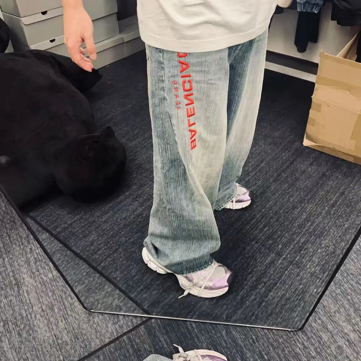 Balenciaga loose-fitting embroidered vintage jeans - cnluxepick