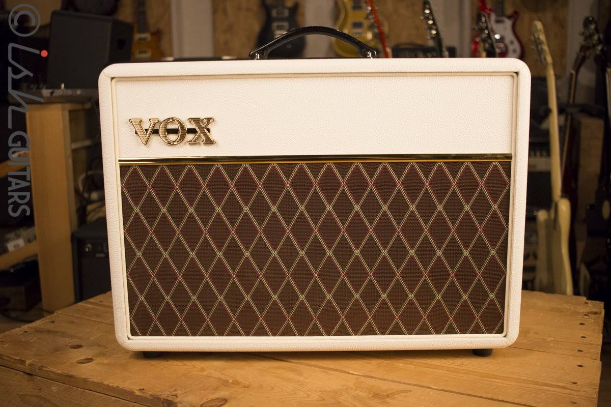 Vox AC10C1 Limited Edition Guitar Combo Amplifier, White Bronco