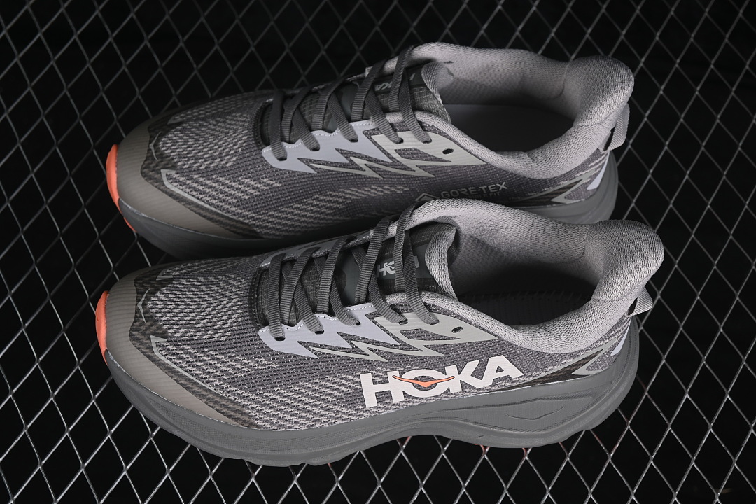 HOKA One One Challenger 8 GTX