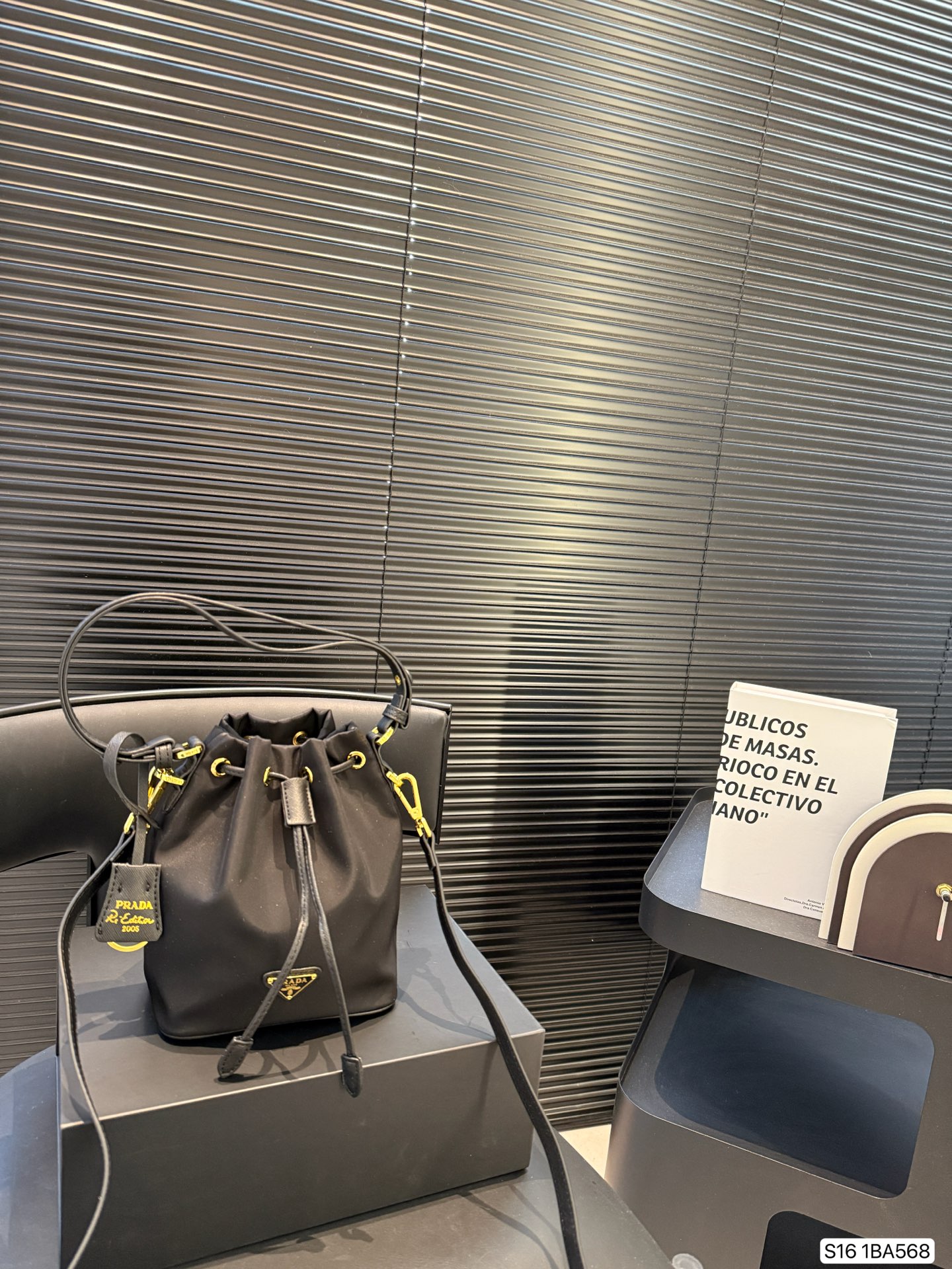 Prada bucket bag simple and light - cnluxepick