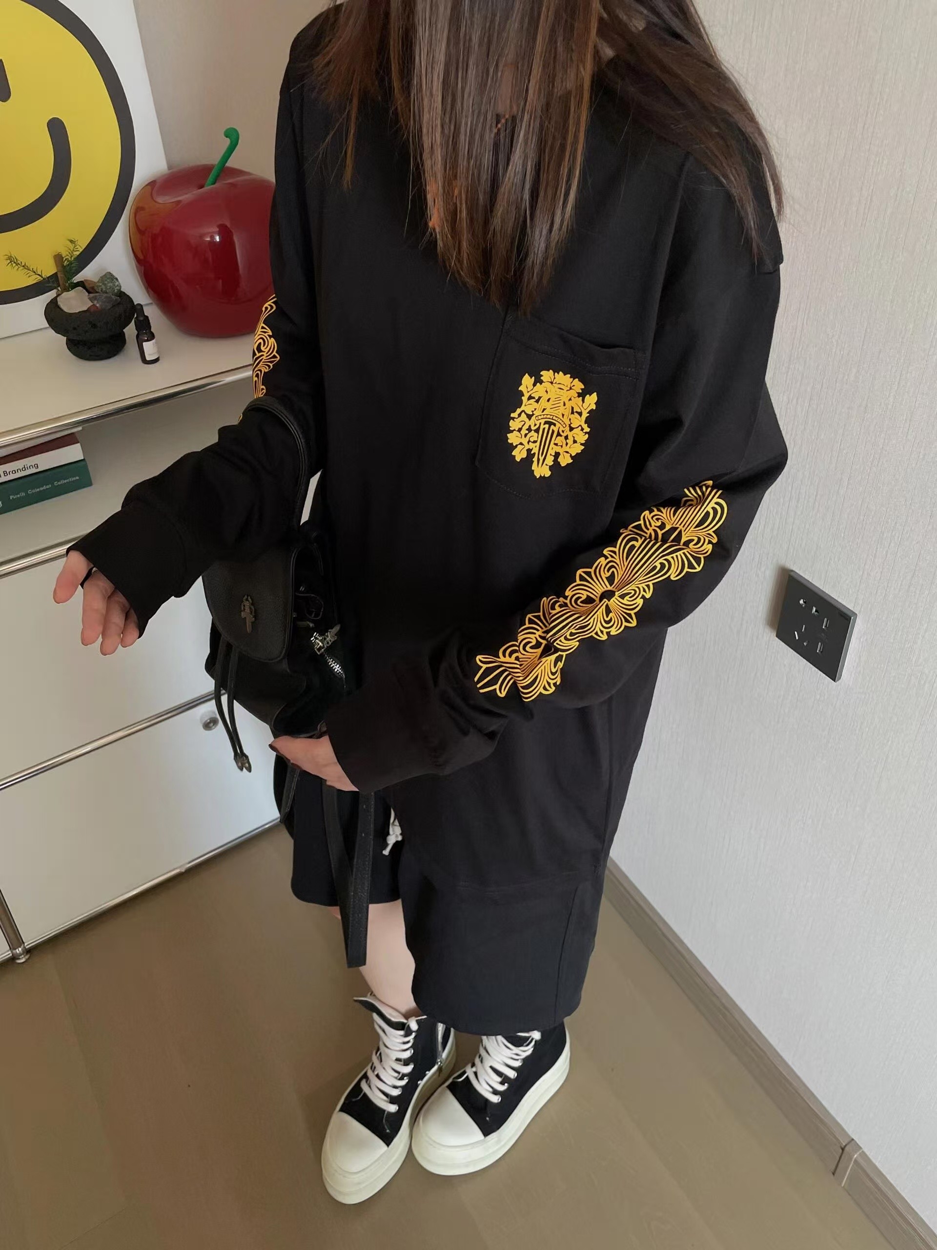 累積売上総額第１位 クロムハーツ コピー 人気 長袖tシャツ 男女兼用 Chrome Hearts