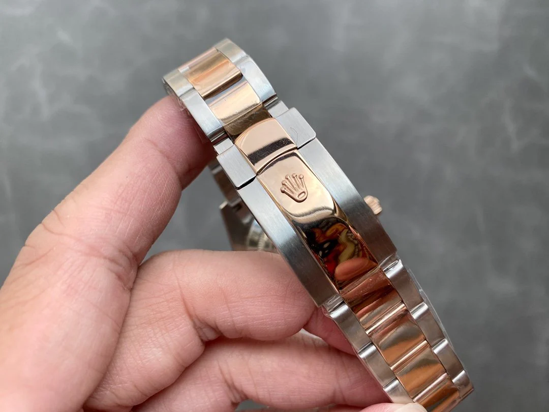 SKY-DWELLER TWO-TONE 42 ROSE GOLD BEZEL BLACK DIAL