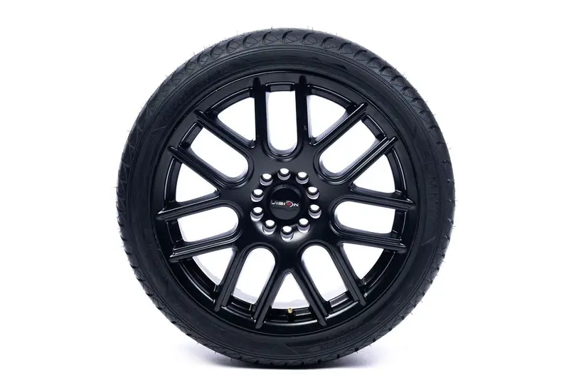 Summit UltramaX HP All-Season Tire – 235/40R18 95W