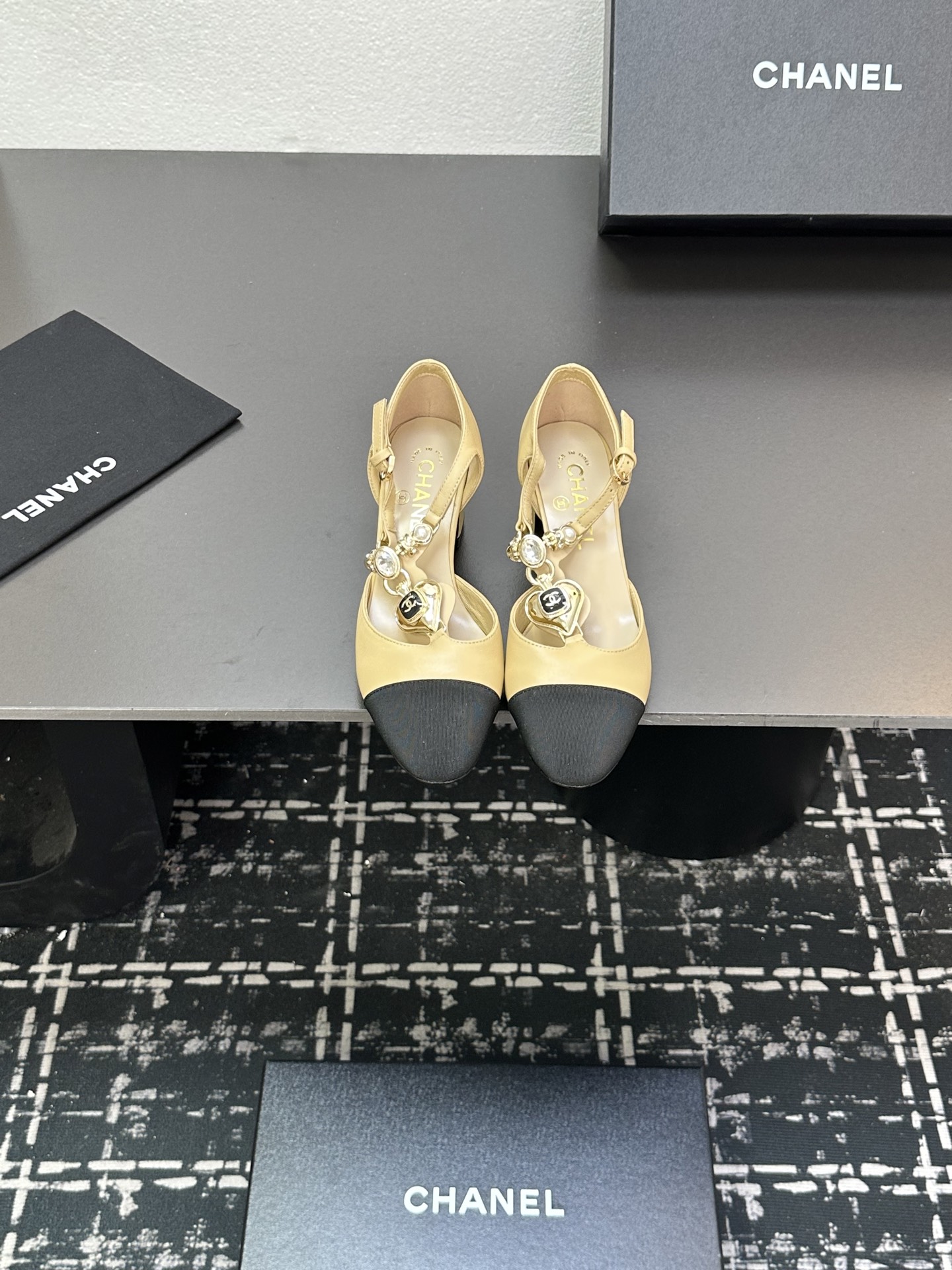 Chanel patchwork fashion sandals - cnluxepick