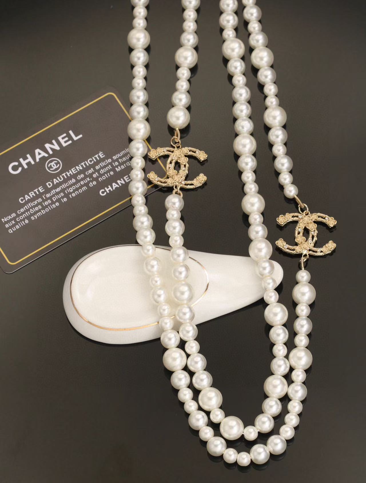 Chanel Large and small pearl necklace - cnluxepick