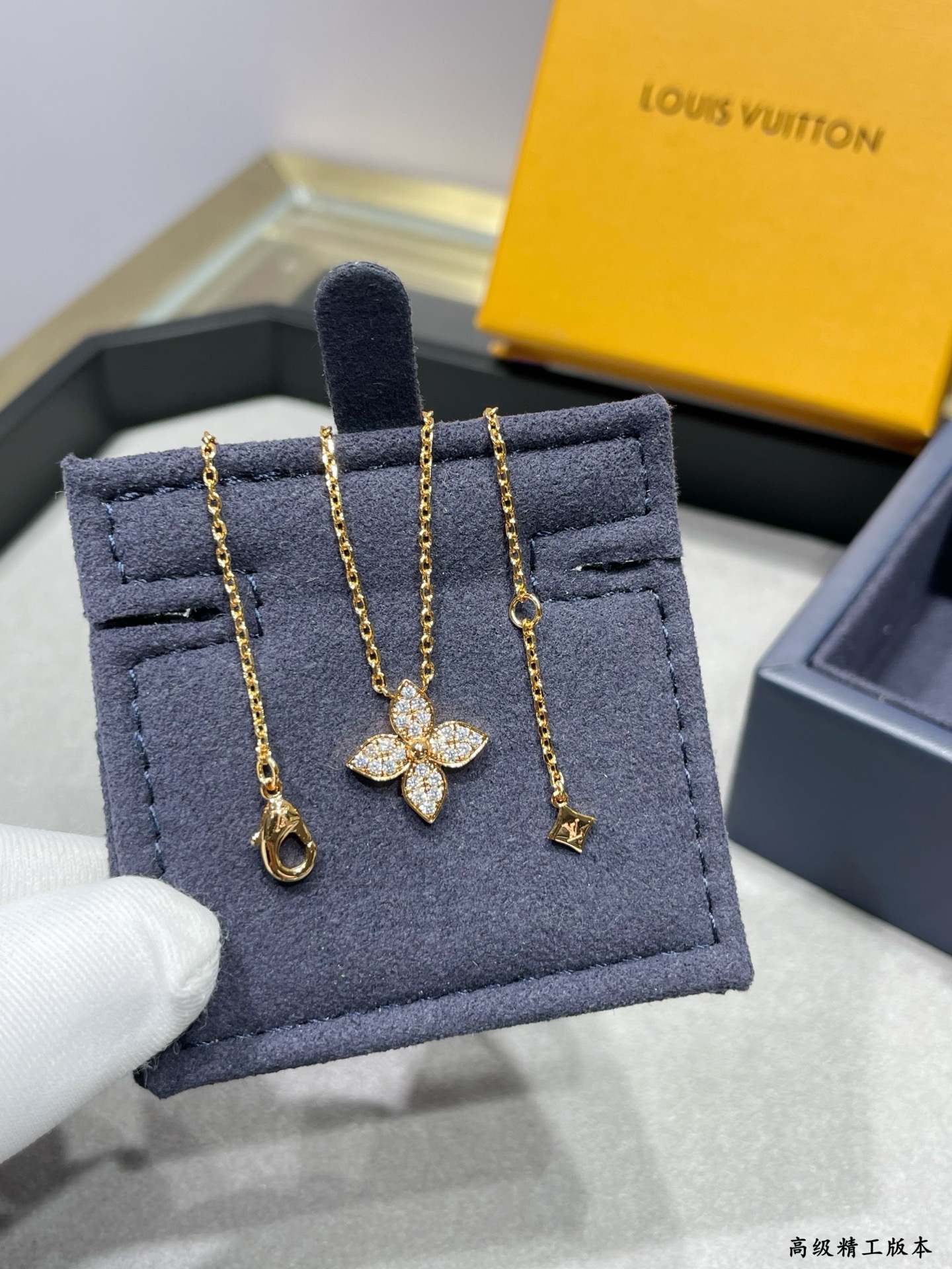LV Solitaire Diamond Necklace - cnluxepick