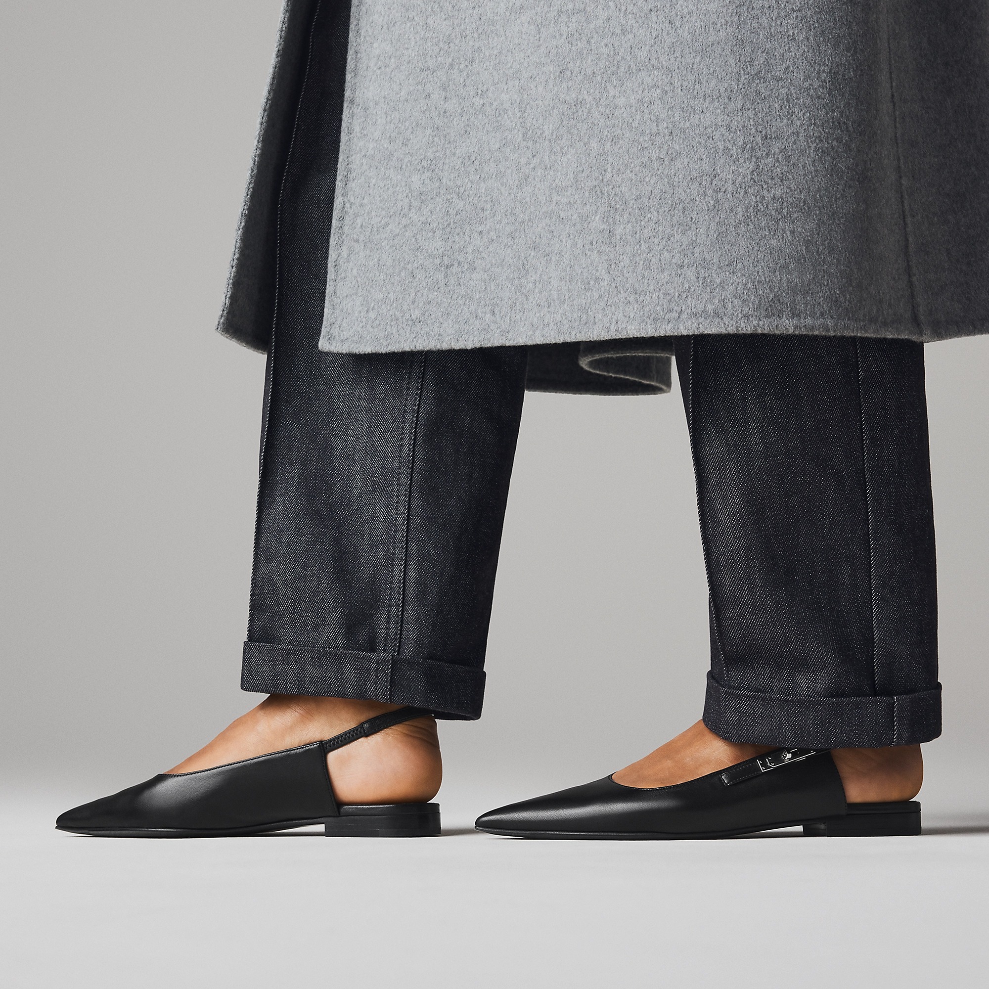 Flat shoes