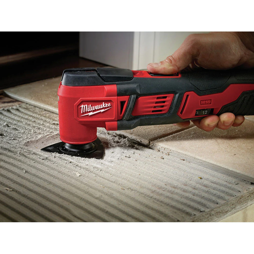 2026 Milwaukee 2626-21CP M18 Cordless Oscillating Multi Tool Kit W/ 1.5 Ah Battery