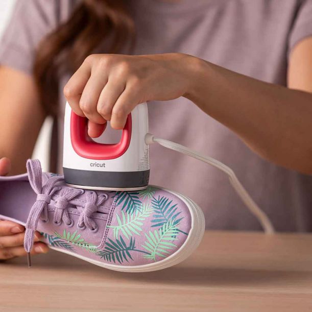 2026 EasyPress MiniTM, Raspberry + Essentials Iron -On Bundle