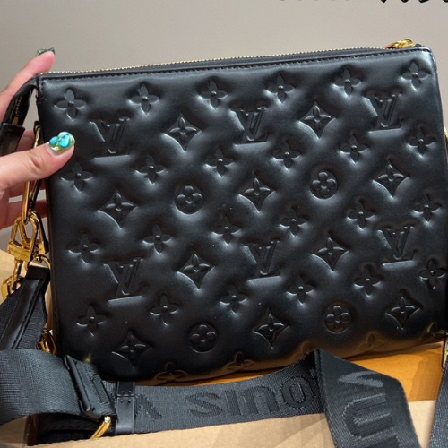 Louis Vuitton Coussin PM Black 10.2 Inches M21260