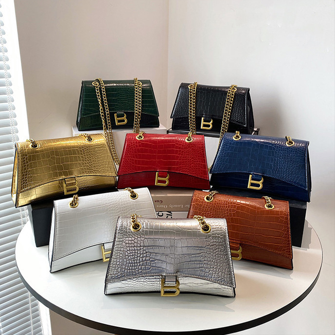 Balenciaga chain Crossbody bag - cnluxepick