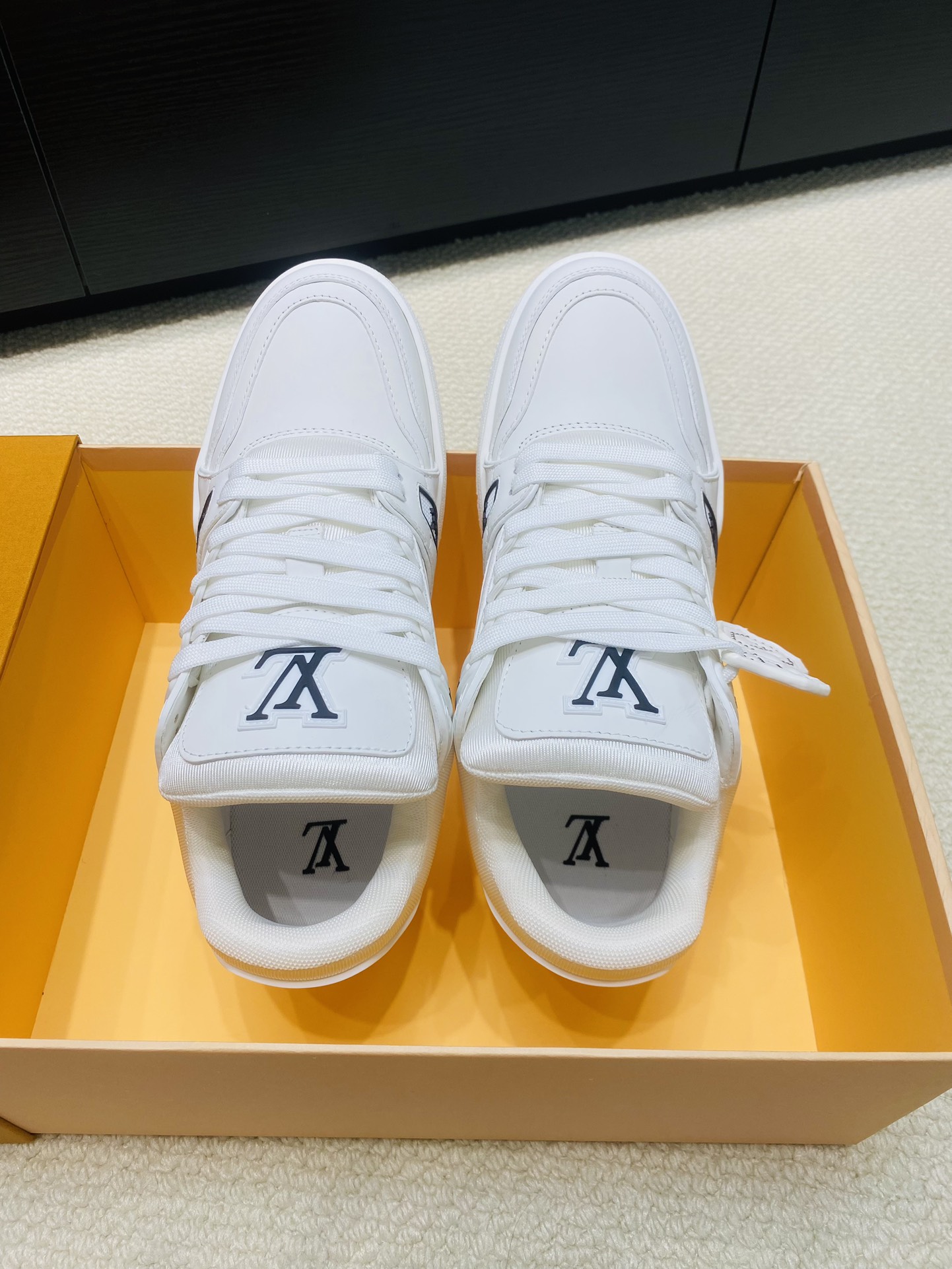 LV Trainer Minimalist Sneakers - cnluxepick
