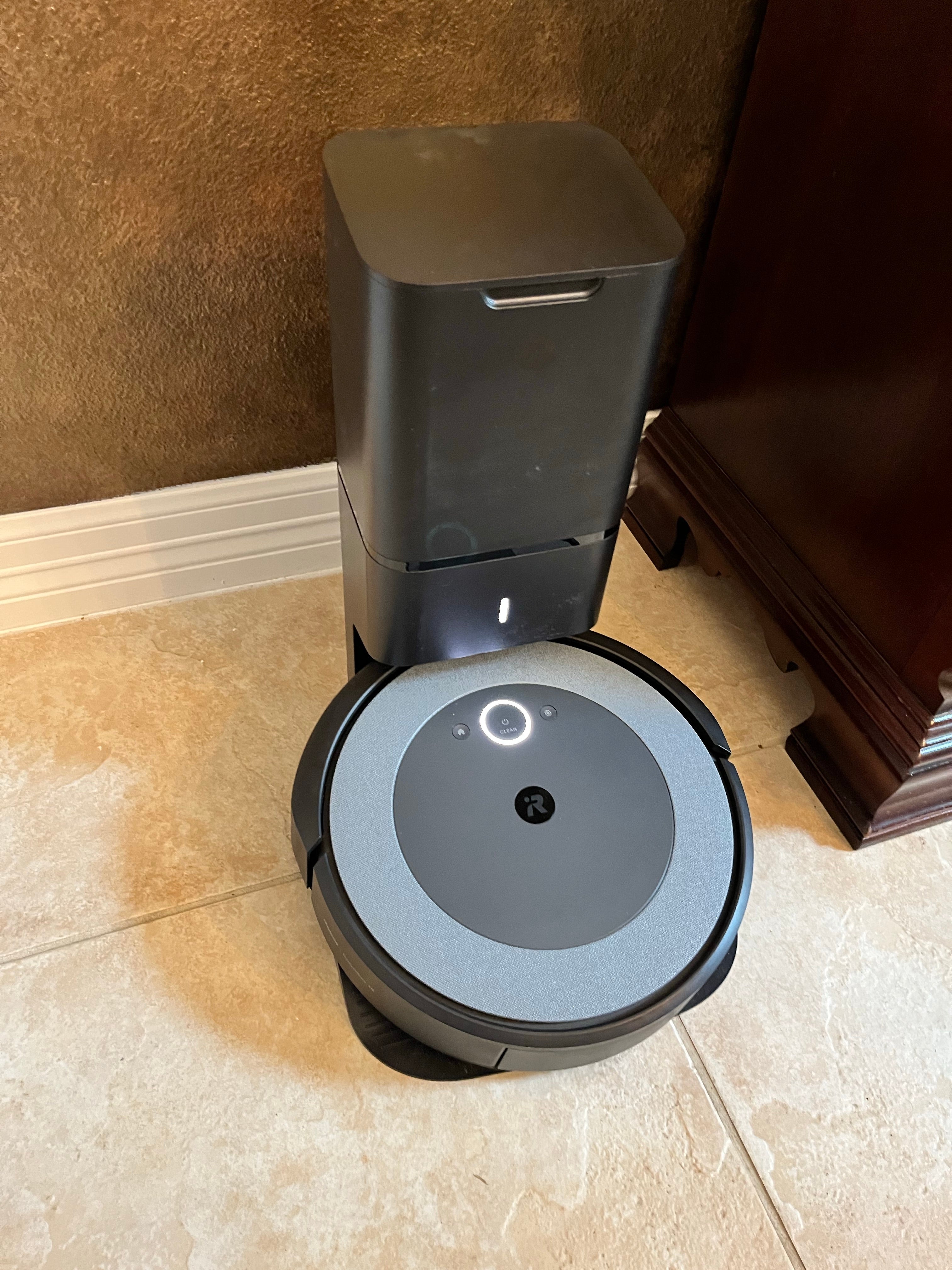 iRobot Roomba i4+ (4552) Robot Vacuum with Automatic Dirt Disposal