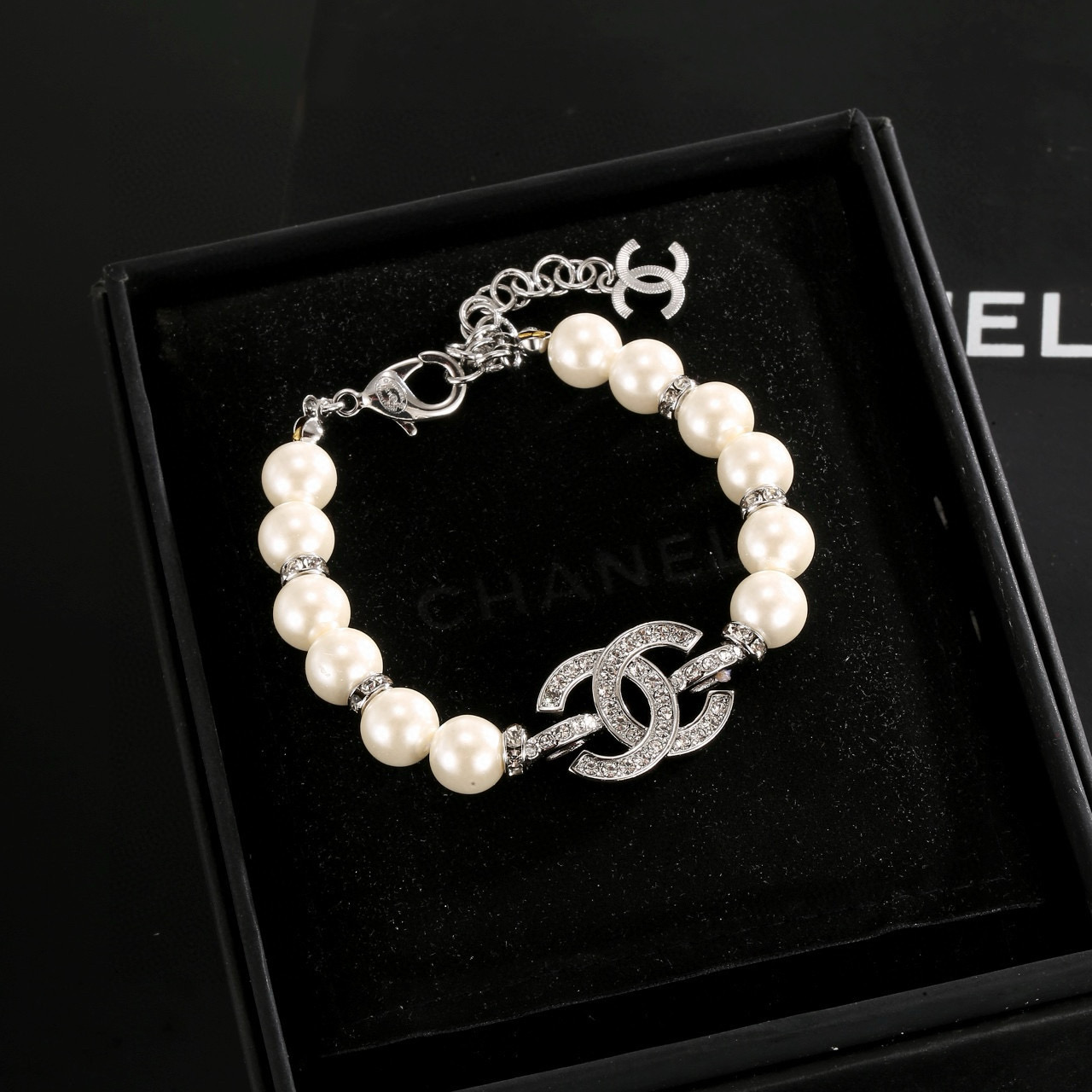 Chanel new pearl bracelet - cnluxepick