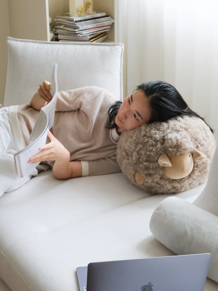 BD065 - Whole Sheep Wool! Shaun the Sheep Sofa Pillow