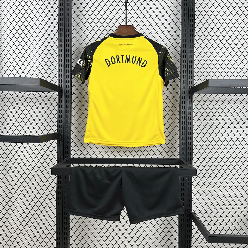 Kit Enfant Borussia Dortmund 2025 2026€13.99