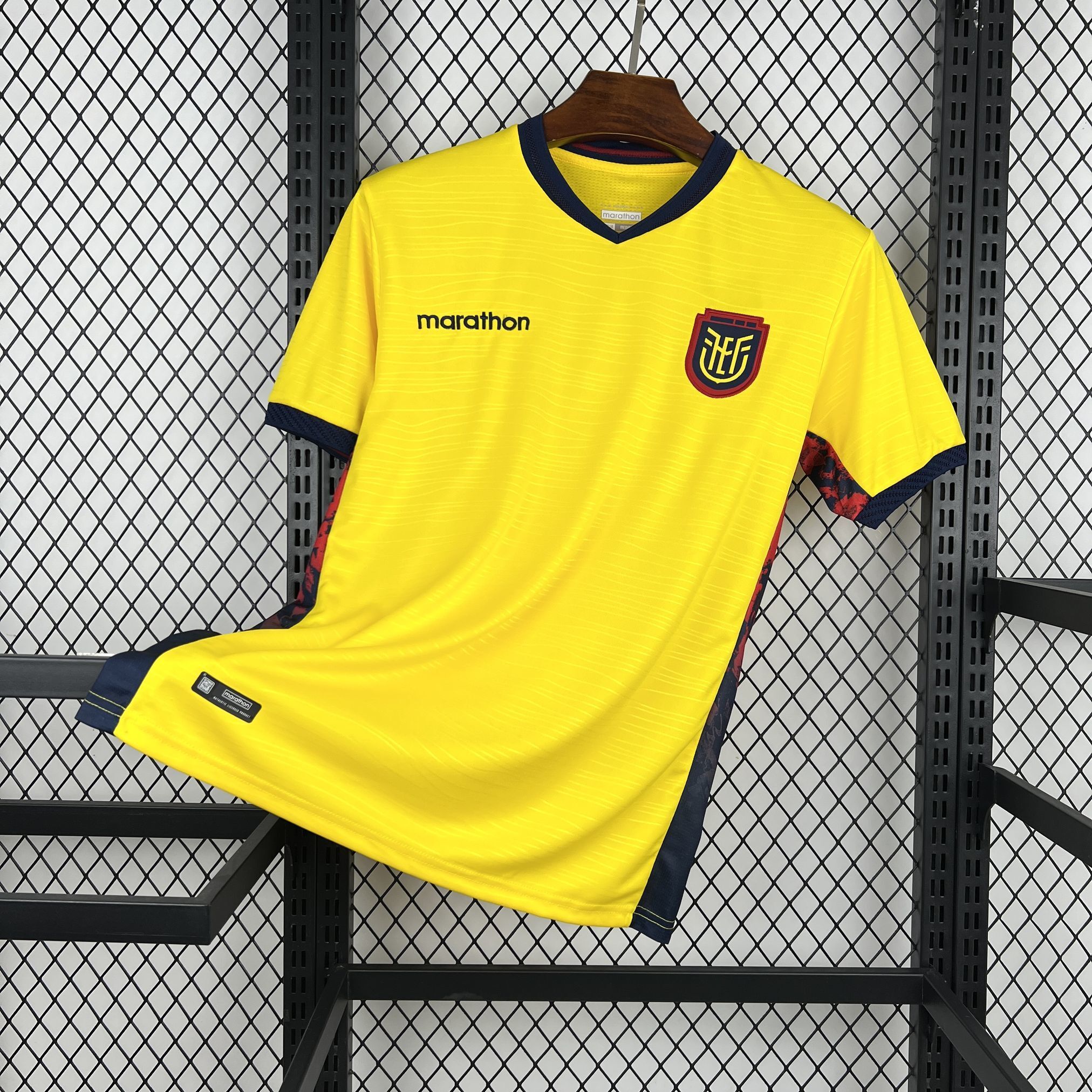 Équateur maillot foot 2026 2027 Coupe Du Monde€14.99