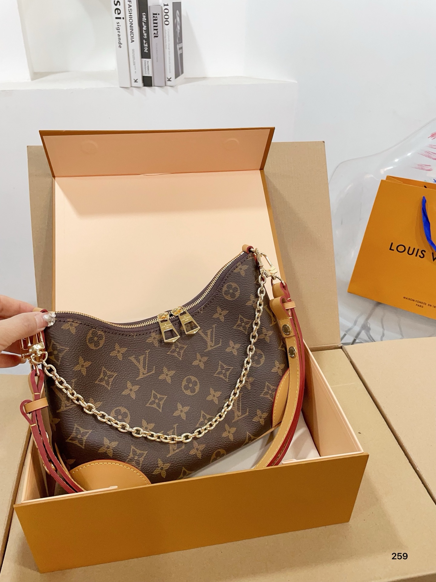 Lv bagatelle underarm bag - cnluxepick