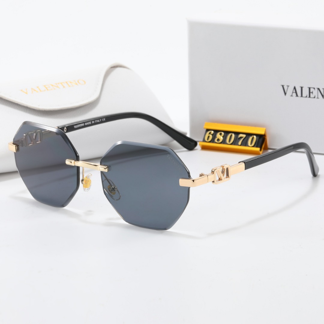 Valentino fashionable and beautiful sunglasses - cnluxepick