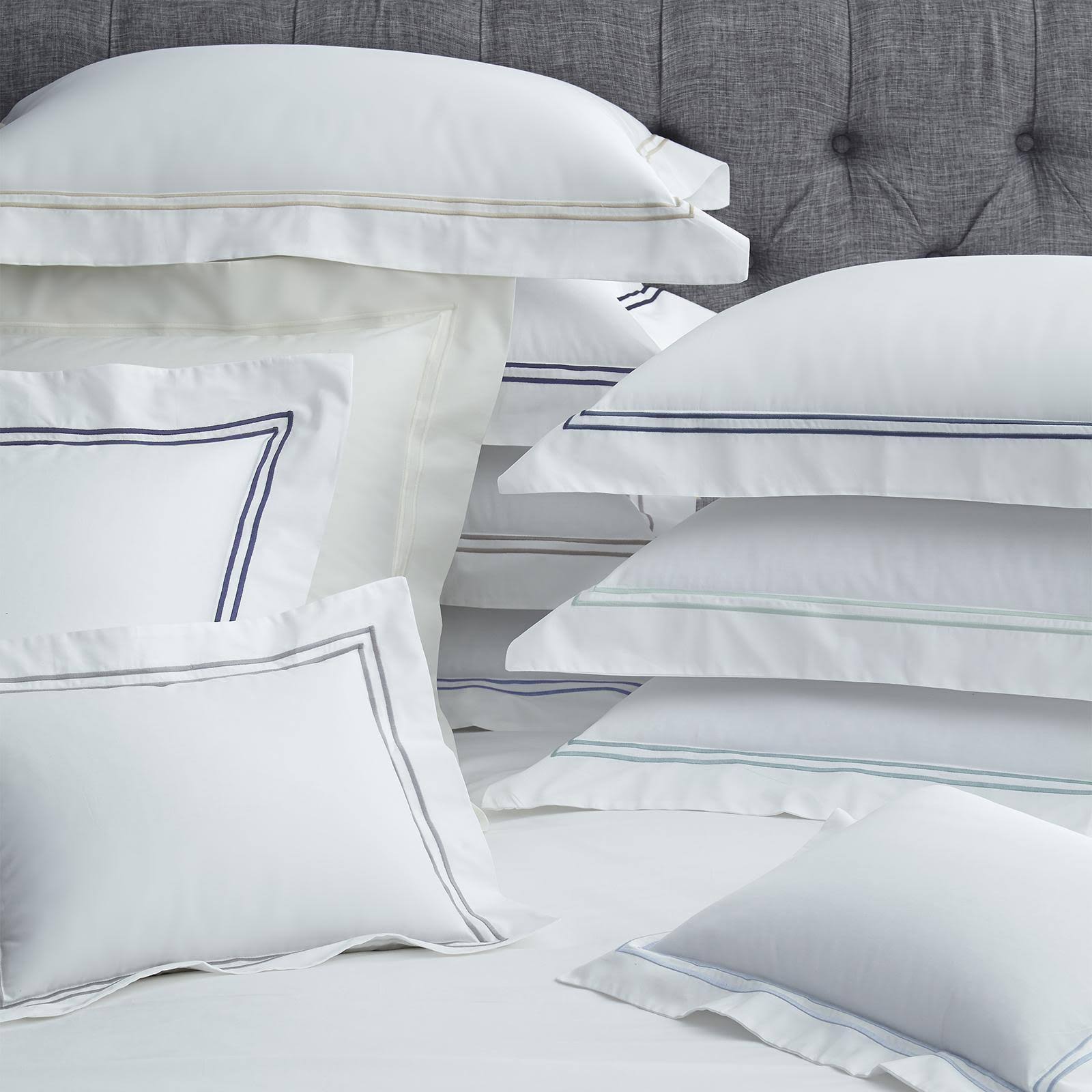 Sferra Grande Hotel Euro Sham - White/White