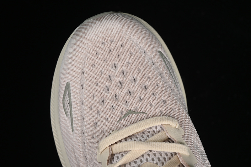 HOKA One One Clifton 9