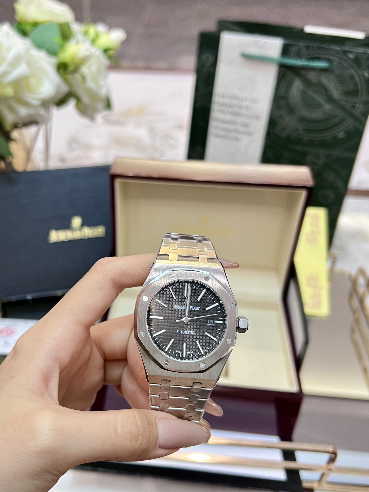 Audemars Piguet Royal Oak Grey - cnluxepick